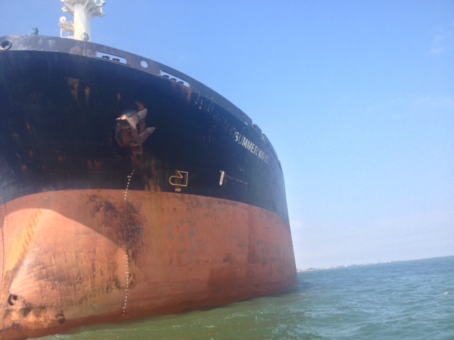 Judge orders marshals to seize ship involved in oil spill